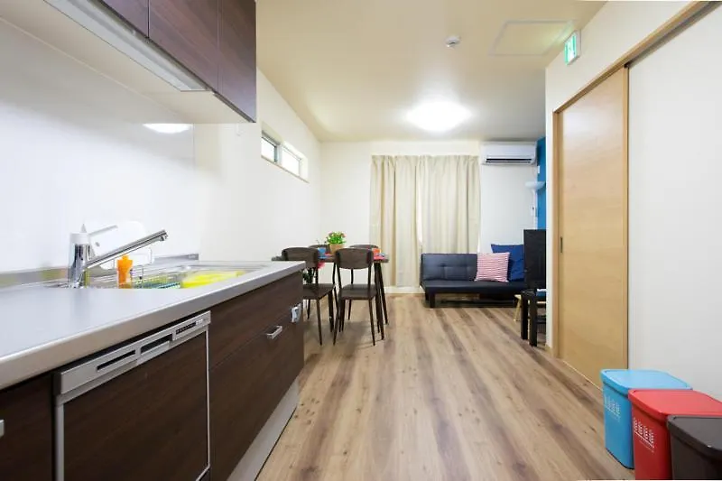 Tsuru House Hotel Osaka 2*,  Japan